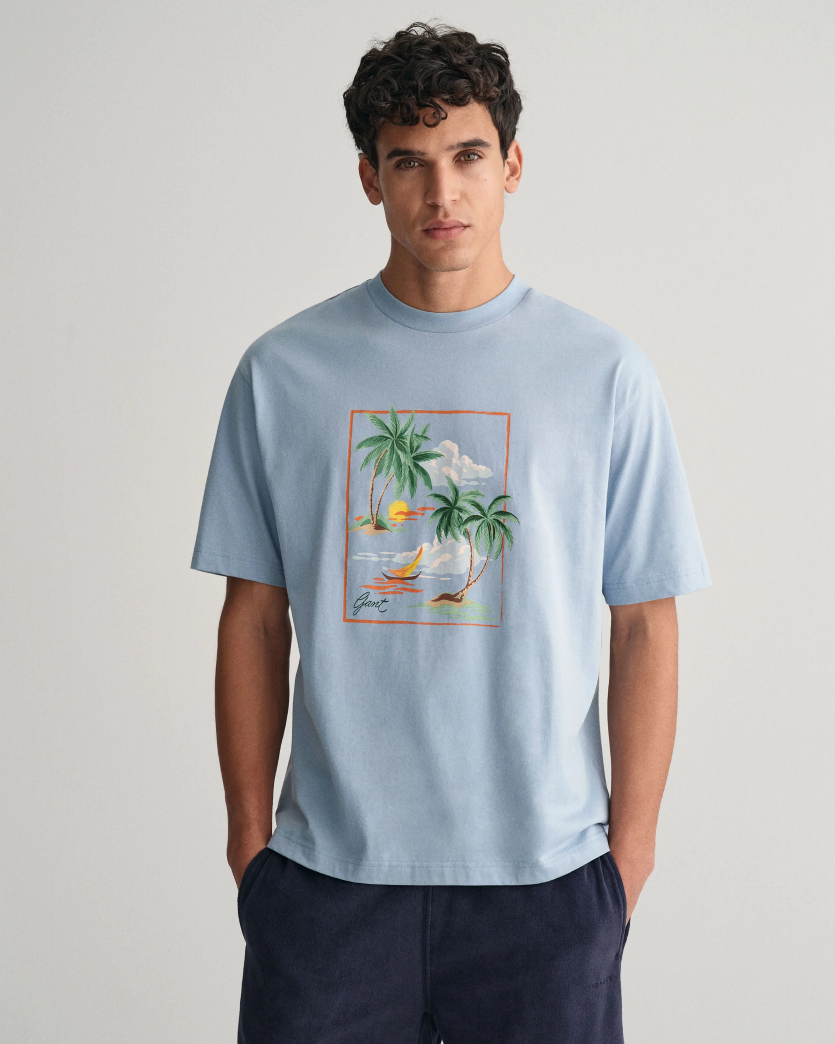 GANT - Hawaiian Printed T-Shirt in Eggshell Dove Blue 2013080 474