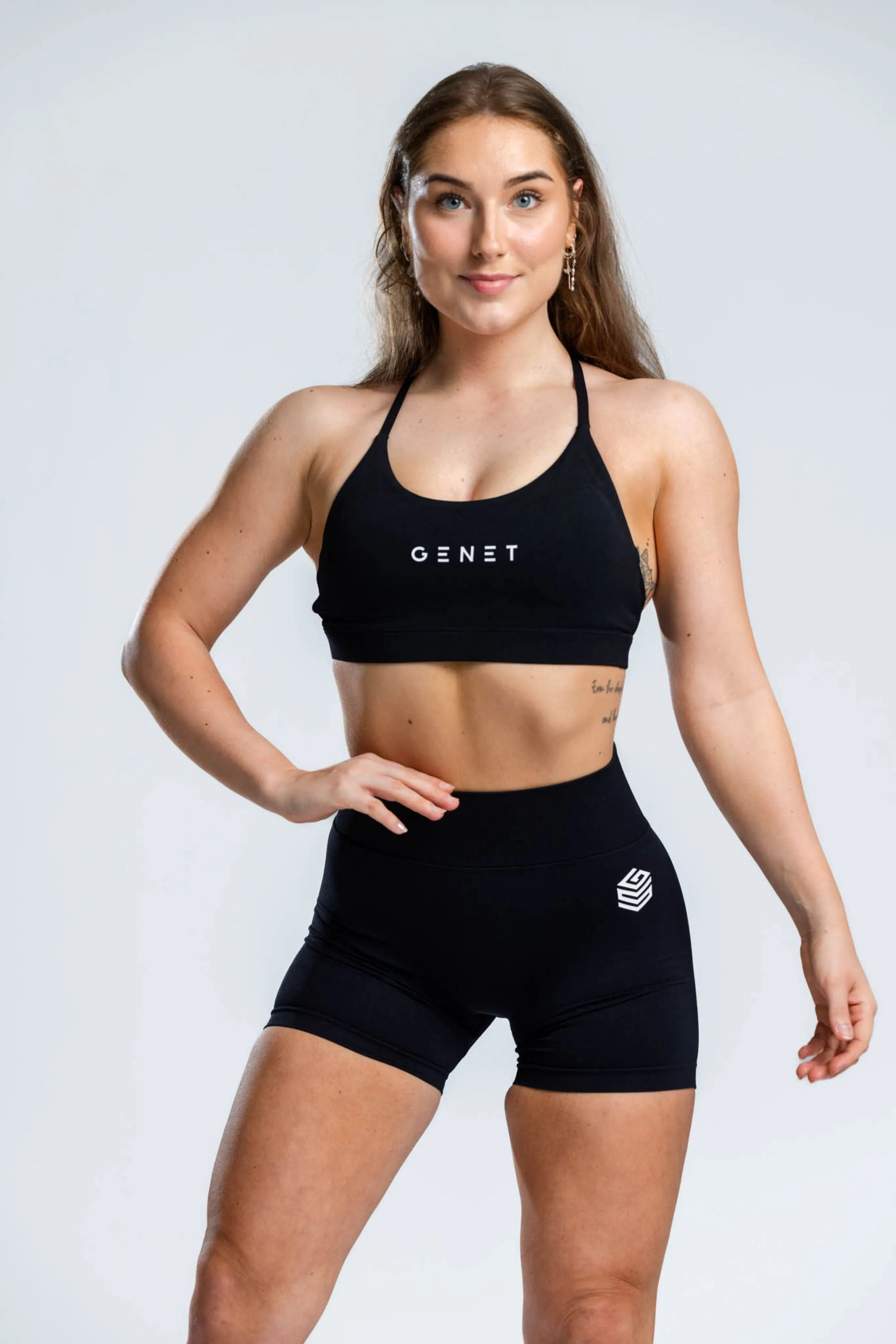 LUX SCRUNCH SHORTS | MIDNIGHT BLACK