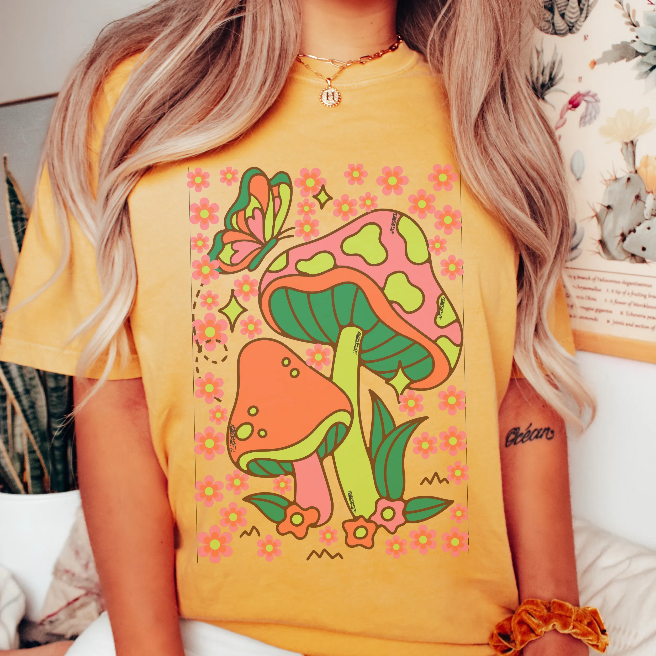 Trendy Seventies Tee, 70's Groovy Comfort Colors® T-shirt, Spring1970's Retro Mushroom Design T-Shirt in Six Colors, Trendy Summer Tee