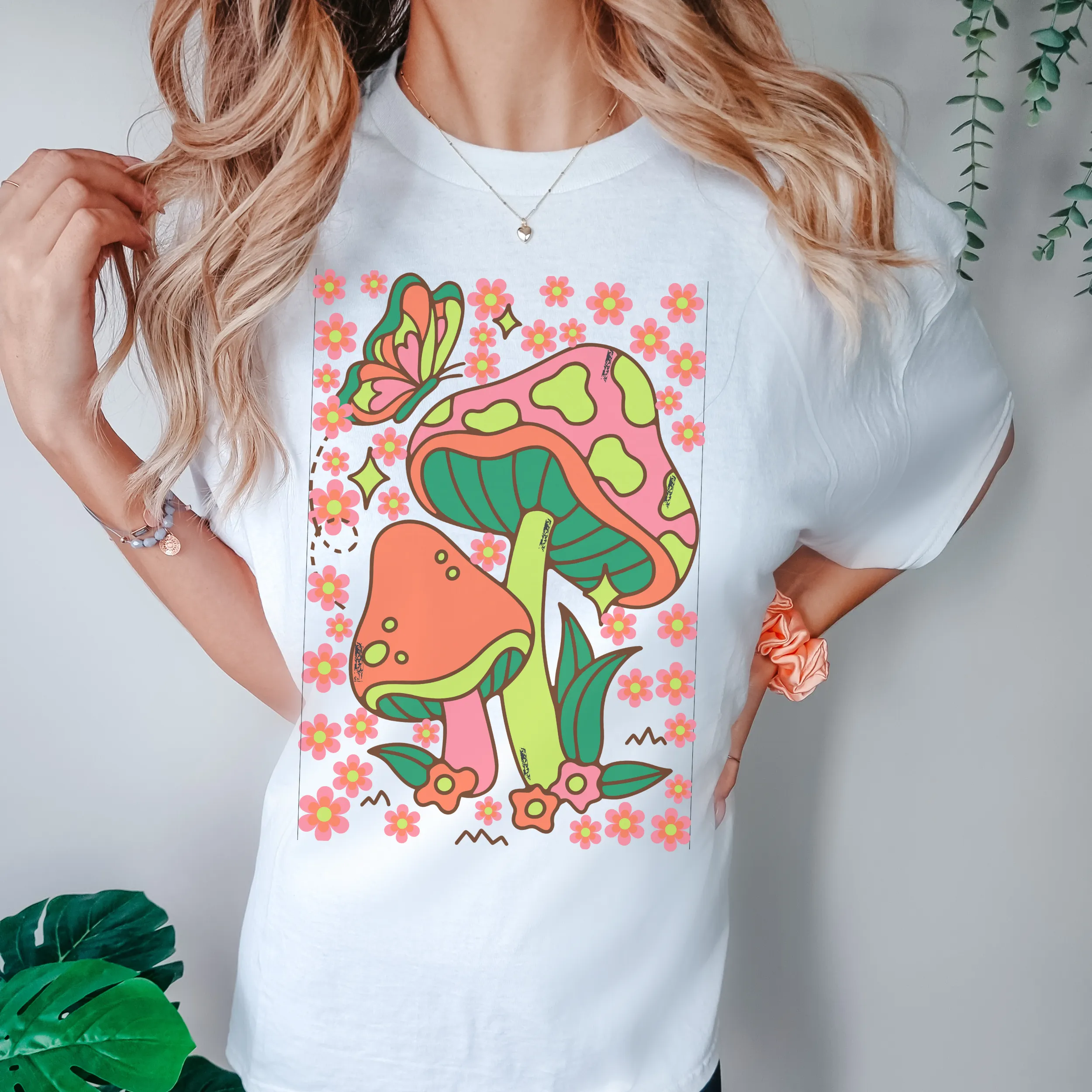 Trendy Seventies Tee, 70's Groovy Comfort Colors® T-shirt, Spring1970's Retro Mushroom Design T-Shirt in Six Colors, Trendy Summer Tee