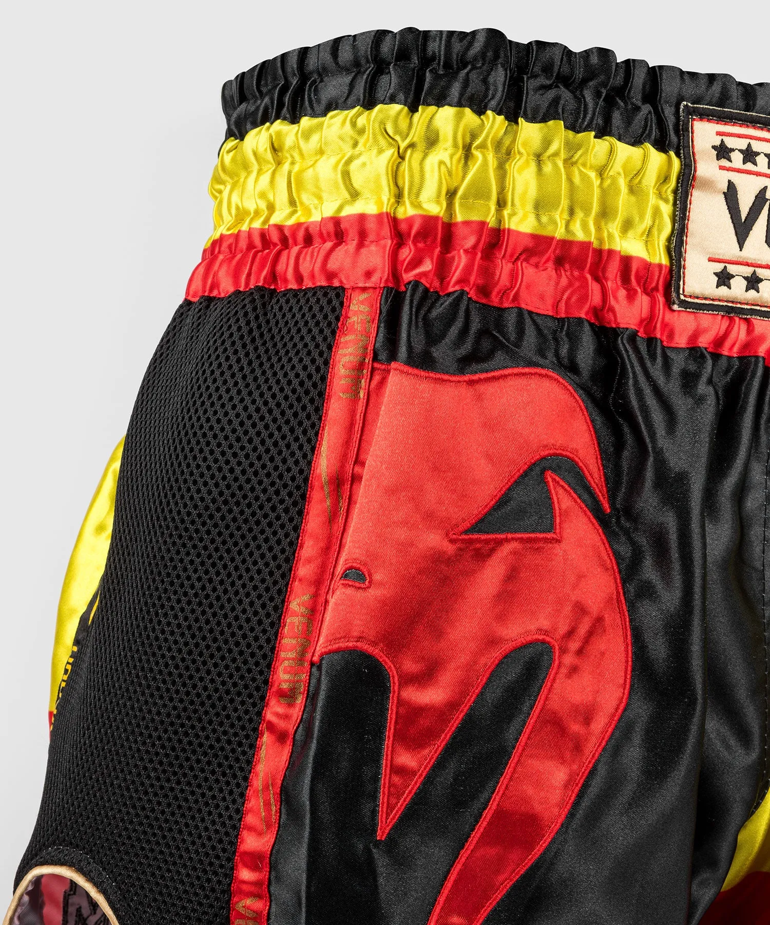 Venum Giant Muay Thai shorts - Black/Yellow/Red